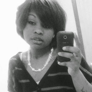 Meet your Posher, Alexis